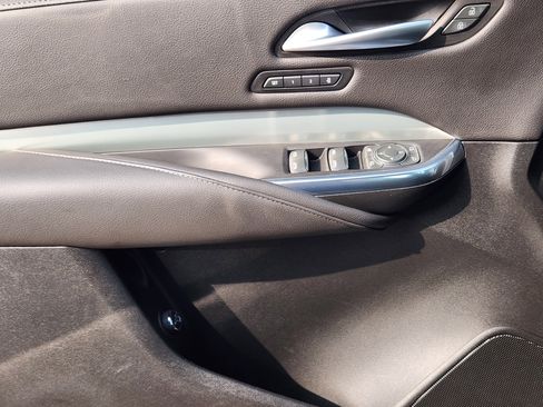 Certified 2023 Cadillac XT4 Premium Luxury w/ Enhanced Visibility Package image 19