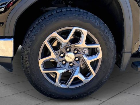 Certified 2023 GMC Sierra 1500 SLT image 10