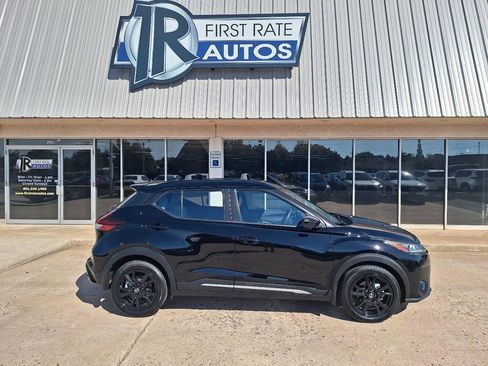 Used 2021 Nissan Kicks SR w/ SR Premium Package FWD image 11