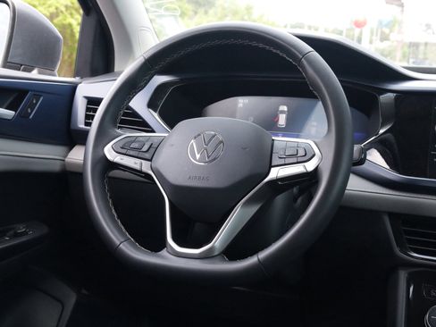 Used 2024 Volkswagen Taos SE image 5