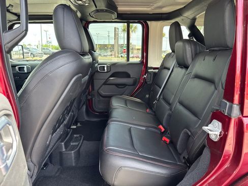 Used 2021 Jeep Wrangler Unlimited Rubicon image 13