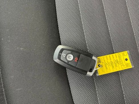 Used 2022 Ford Edge SE image 25