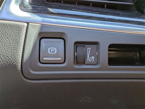 Certified 2025 Cadillac XT5 Premium Luxury image 26