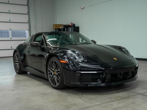 Used 2024 Porsche 911 Targa 4 w/ Sport Package AWD/4WD image 3