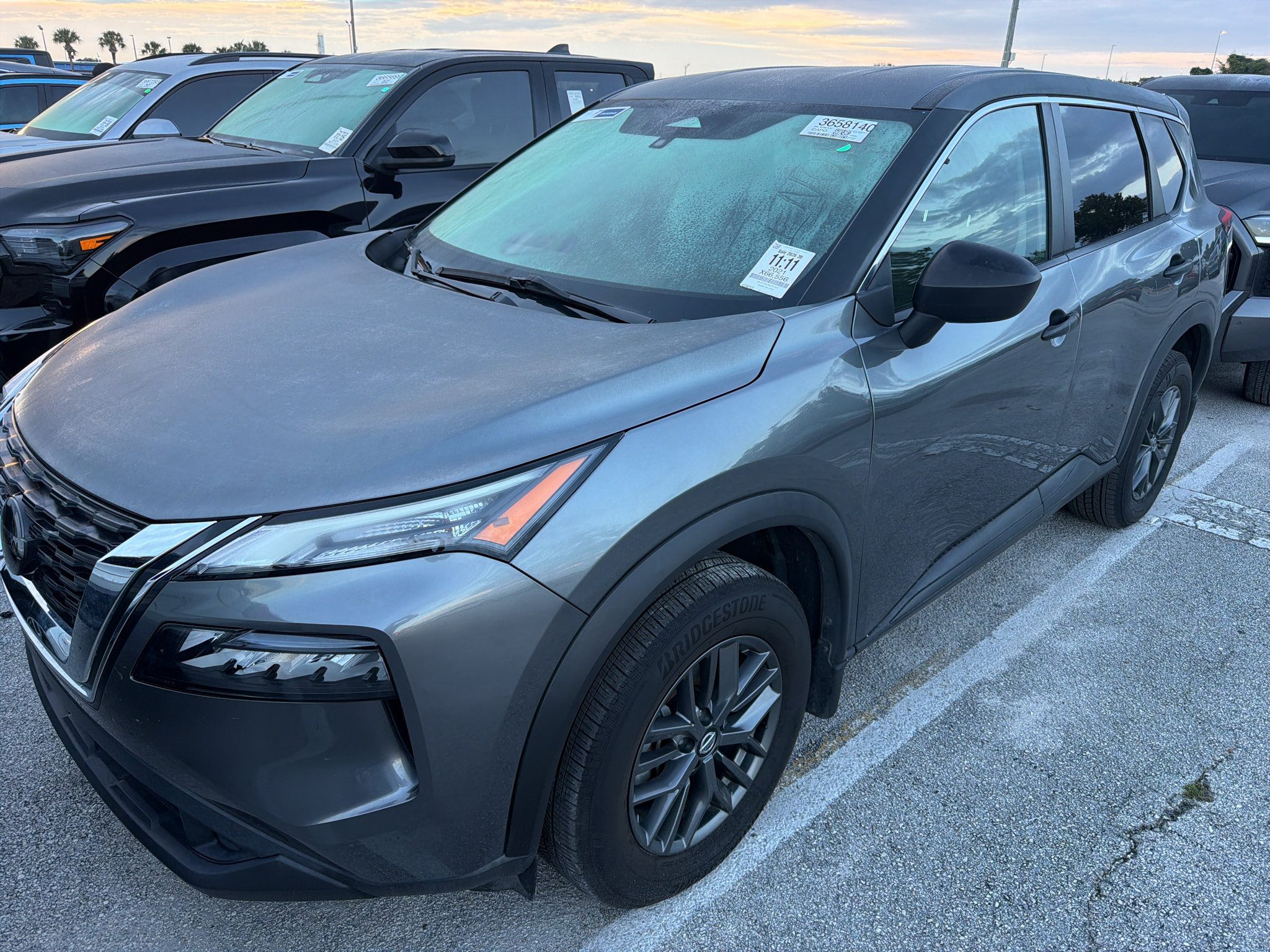 Used 2021 Nissan Rogue S FWD image 2