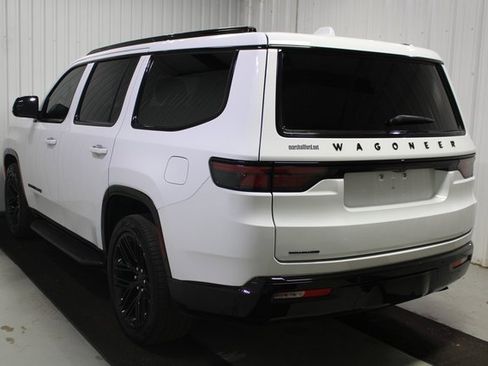 Used 2023 Jeep Wagoneer Series II image 4