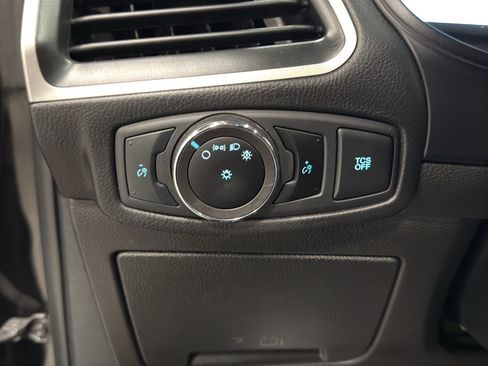 Certified 2023 Ford Edge SEL image 11