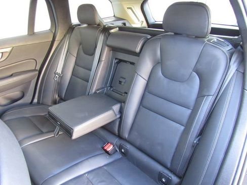 Used 2025 Volvo V60 B5 Cross Country Ultra w/ Protection Package Premier AWD/4WD image 16