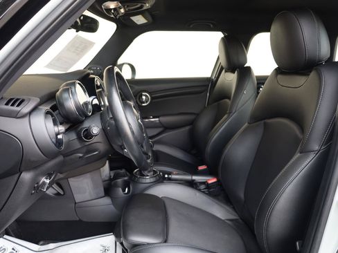 Used 2015 MINI Cooper 4-Door Hardtop FWD image 17