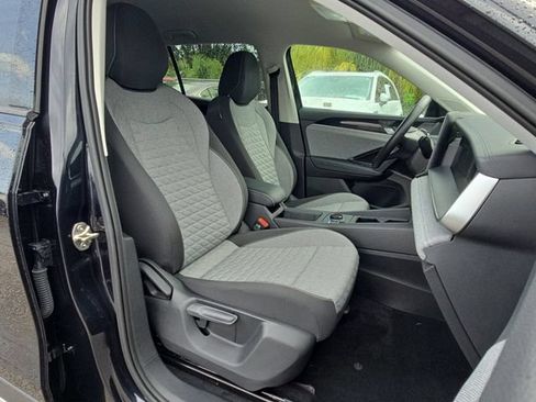 Certified 2025 Volkswagen Tiguan S FWD image 15