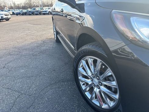 Used 2018 Buick Enclave Premium w/ Experience Buick Package image 5