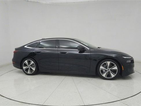 Used 2025 Audi A6 e-tron Prestige w/ Black Warm Weather Package image 68