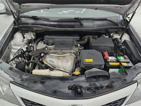 Used 2012 Toyota Camry SE FWD image 32