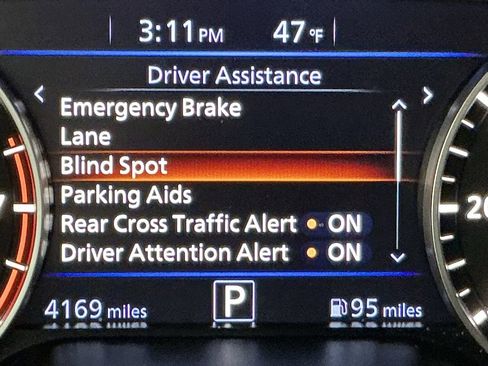 Used 2024 Nissan Altima 2.5 SR w/ SR Premium Package image 8