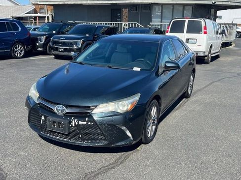 Used 2016 Toyota Camry SE image 5