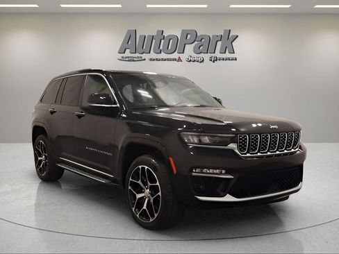 Certified 2022 Jeep Grand Cherokee Summit AWD/4WD image 7