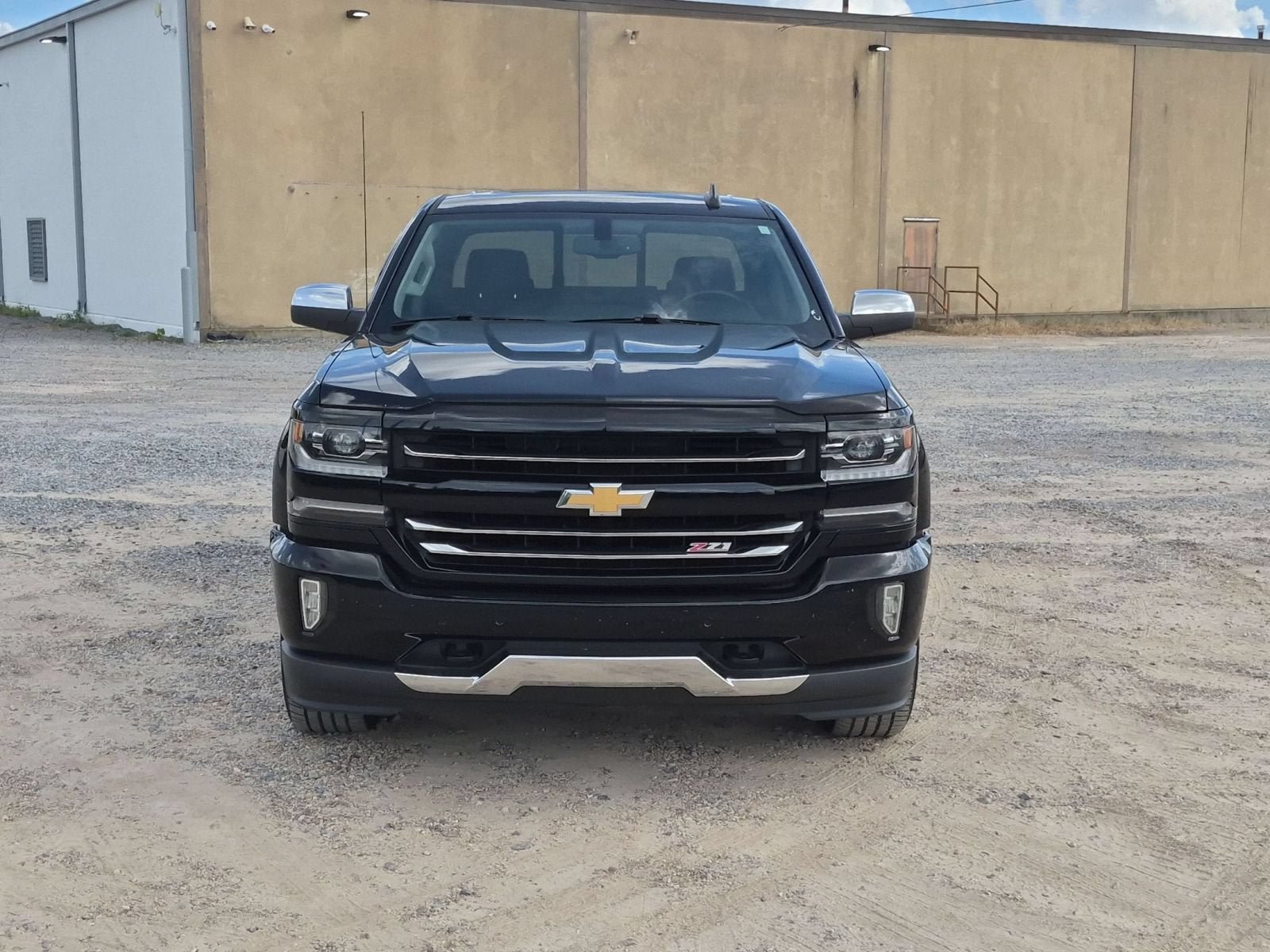Used 2017 Chevrolet Silverado 1500 LTZ Z71 w/ LTZ Plus Package AWD/4WD image 9
