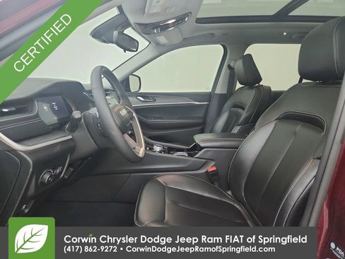 Used 2023 Jeep Grand Cherokee Limited w/ Trailer Tow Prep Group (B) AWD/4WD image 3
