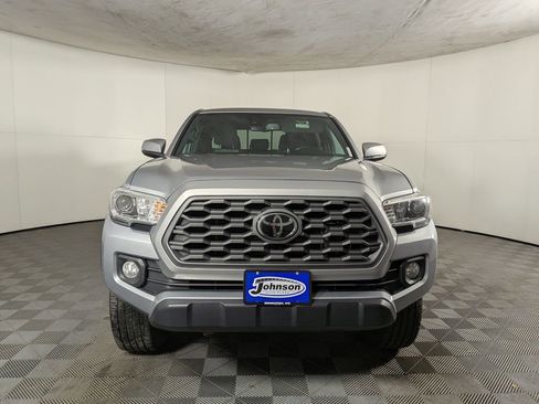 Used 2021 Toyota Tacoma TRD Off-Road image 2