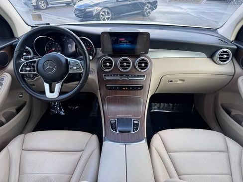 Used 2021 Mercedes-Benz GLC 300 4MATIC image 2