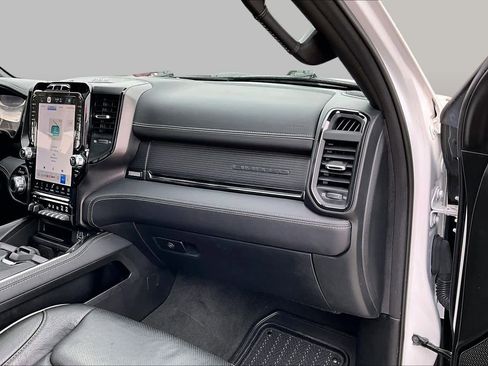 Used 2022 RAM 1500 Limited w/ Body Color Bumper Group AWD/4WD image 18