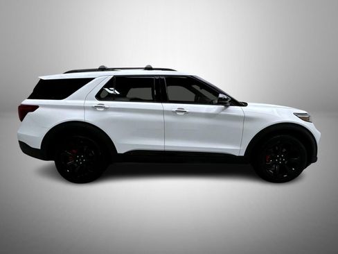 Used 2022 Ford Explorer ST image 4