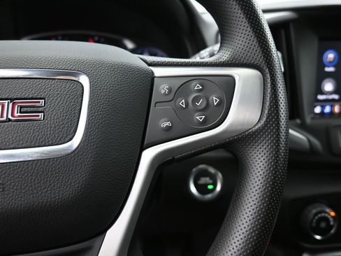 Used 2024 GMC Terrain SLE image 7