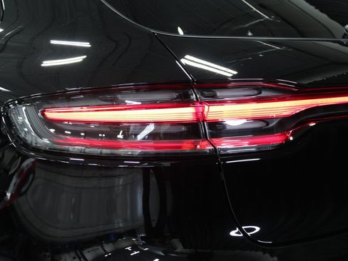 New 2026 Porsche Macan image 16