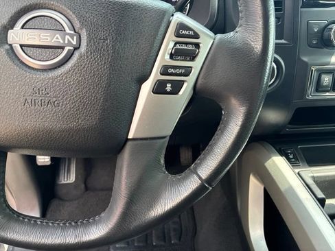 Used 2024 Nissan Titan SV w/ SV Convenience Package RWD image 23