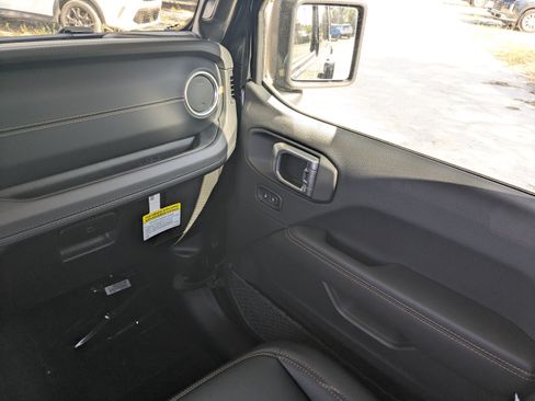 New 2026 Jeep Wrangler Unlimited Sahara AWD/4WD image 16
