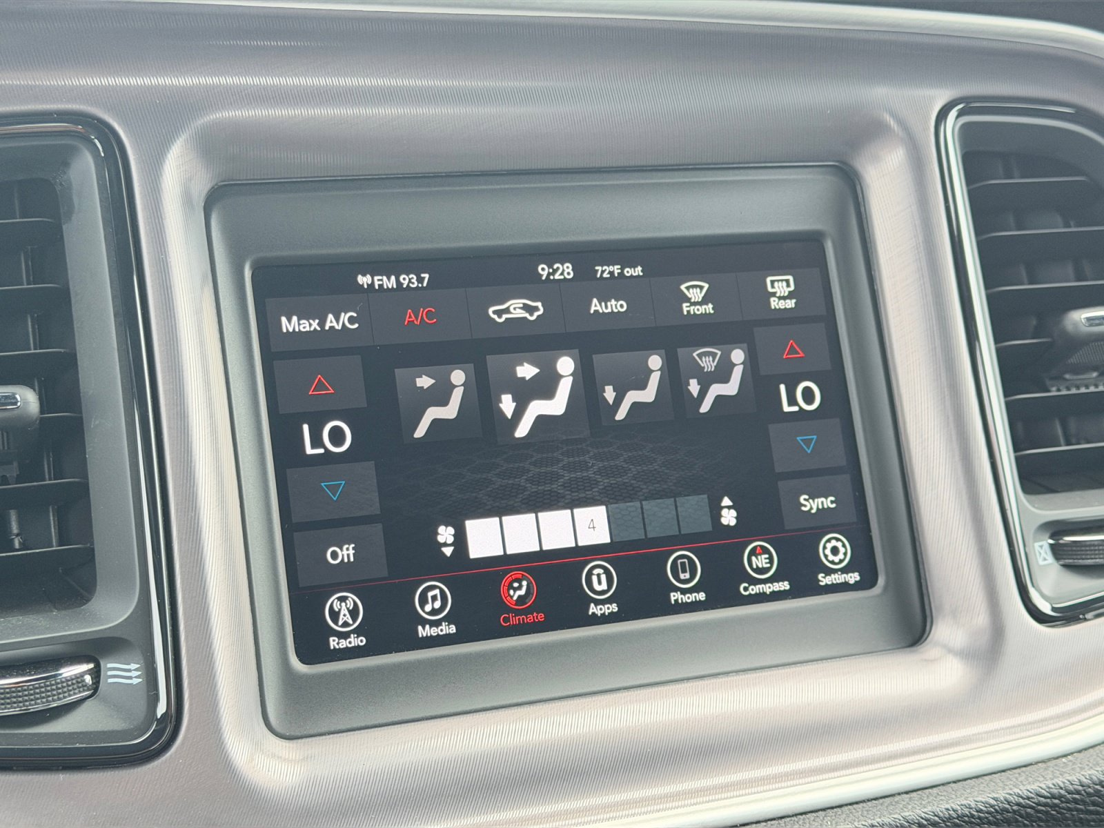 Used 2022 Dodge Challenger R/T RWD image 31