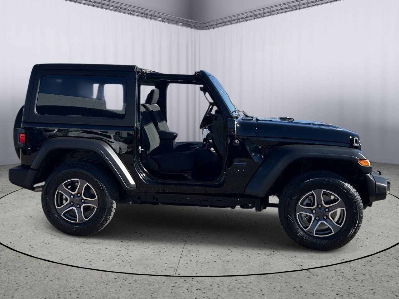 Used 2023 Jeep Wrangler Sport AWD/4WD image 7