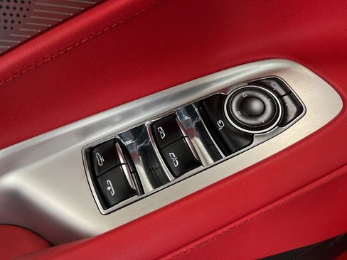 Used 2022 Chevrolet Corvette Stingray Preferred Conv w/ Z51 Performance Package RWD image 11