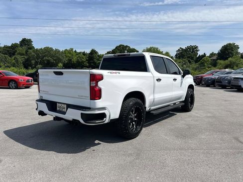 Used 2019 Chevrolet Silverado 1500 Custom w/ Custom Value Package AWD/4WD image 3