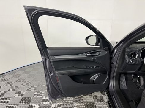 Used 2025 Alfa Romeo Stelvio Sprint w/ Veloce Package image 15
