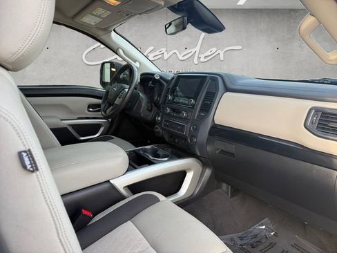 Used 2024 Nissan Titan SV w/ SV Convenience Package image 24