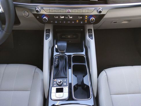 Certified 2022 Kia Telluride EX w/ EX Premium Package image 16