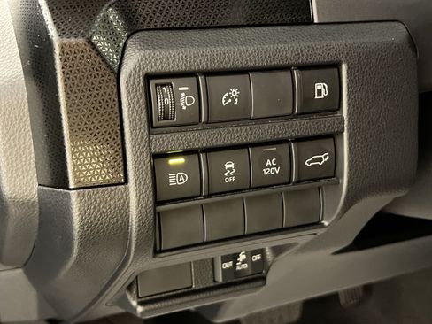 Used 2025 Toyota 4Runner Limited AWD/4WD image 32