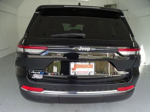 Certified 2025 Jeep Grand Cherokee Laredo X w/ Luxury Tech Group I AWD/4WD image 26