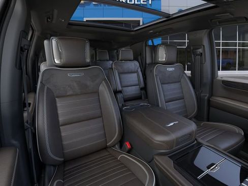 New 2026 GMC Yukon Denali Ultimate w/ LPO, Floor Liner Package AWD/4WD image 18