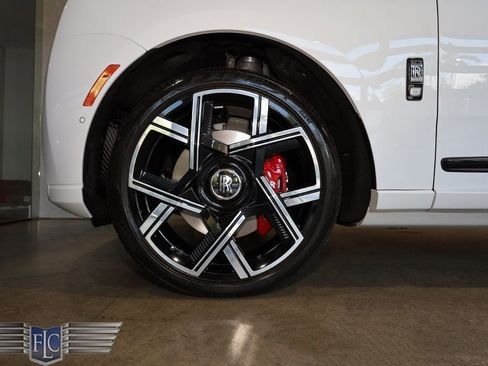 Used 2026 Rolls-Royce Cullinan Black Badge AWD/4WD image 13