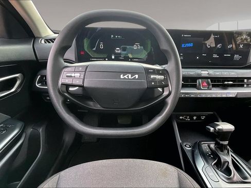 Used 2025 Kia K4 FWD image 5