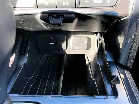 Used 2018 Ford Explorer Base image 22