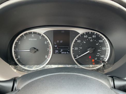 Used 2024 Nissan Kicks S FWD image 13