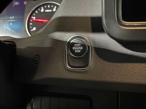 Used 2024 Mercedes-Benz Sprinter 2500 image 28