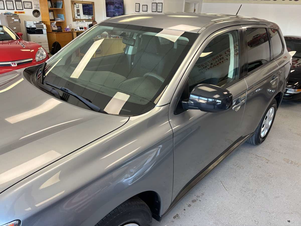 Used 2014 Mitsubishi Outlander ES FWD image 3