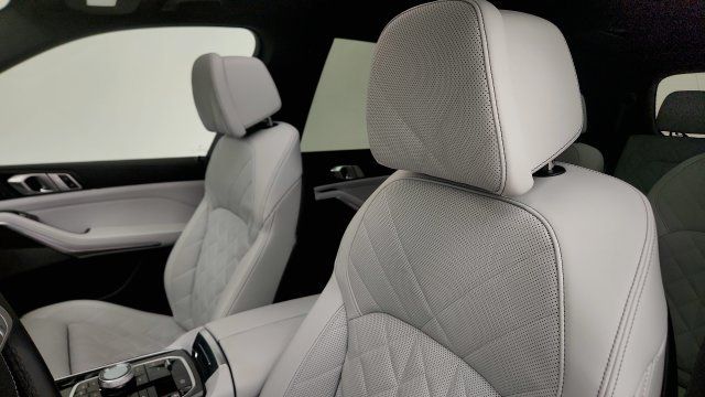 Used 2024 BMW X7 xDrive40i w/ Premium Package AWD/4WD image 52