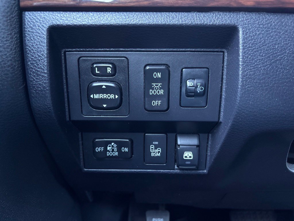 Used 2017 Toyota Tundra Limited w/ Limited Premium Package AWD/4WD image 38