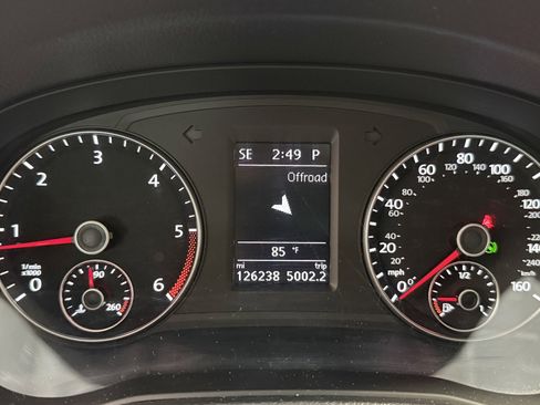 Used 2014 Volkswagen Passat TDI SE FWD image 9