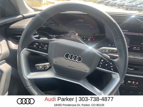 Used 2025 Audi Q5 Premium Plus w/ Premium Plus AWD/4WD image 5